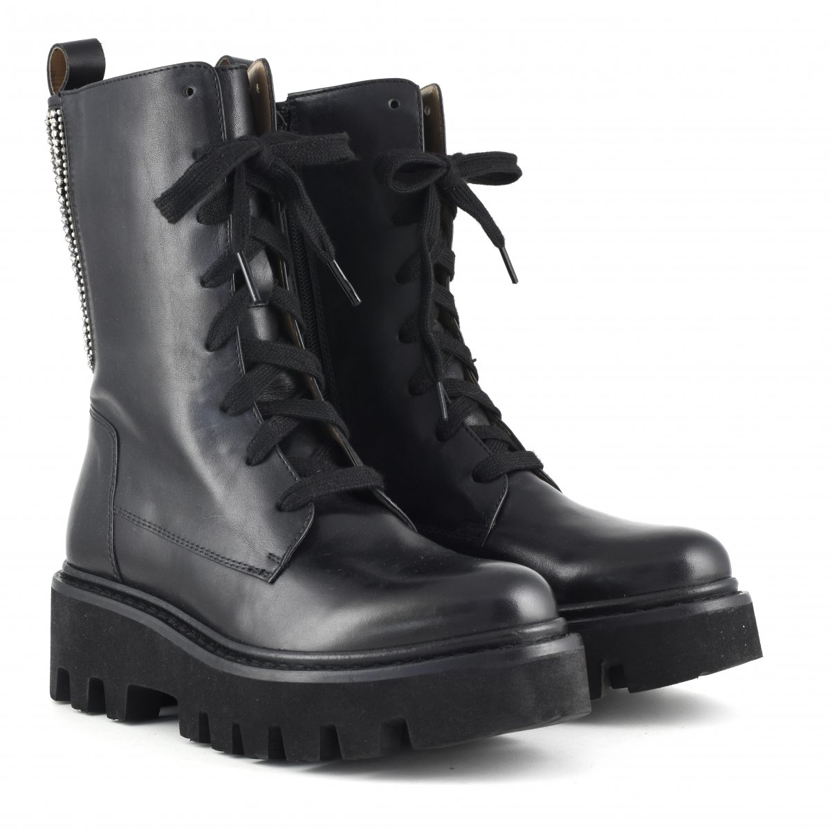 Anfibio in pelle con ricamo posteriore e suola extra light