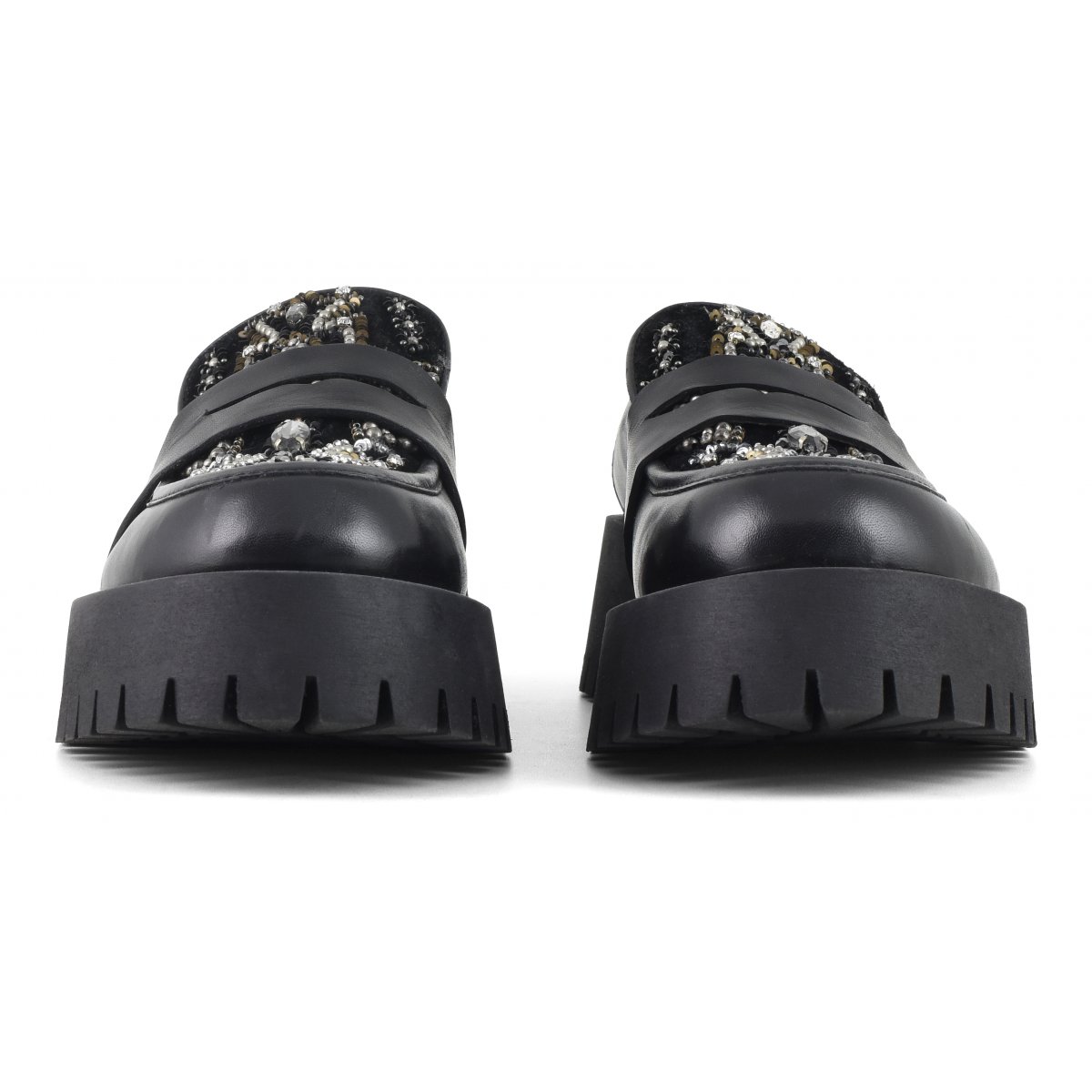 Mocassino con ricamo