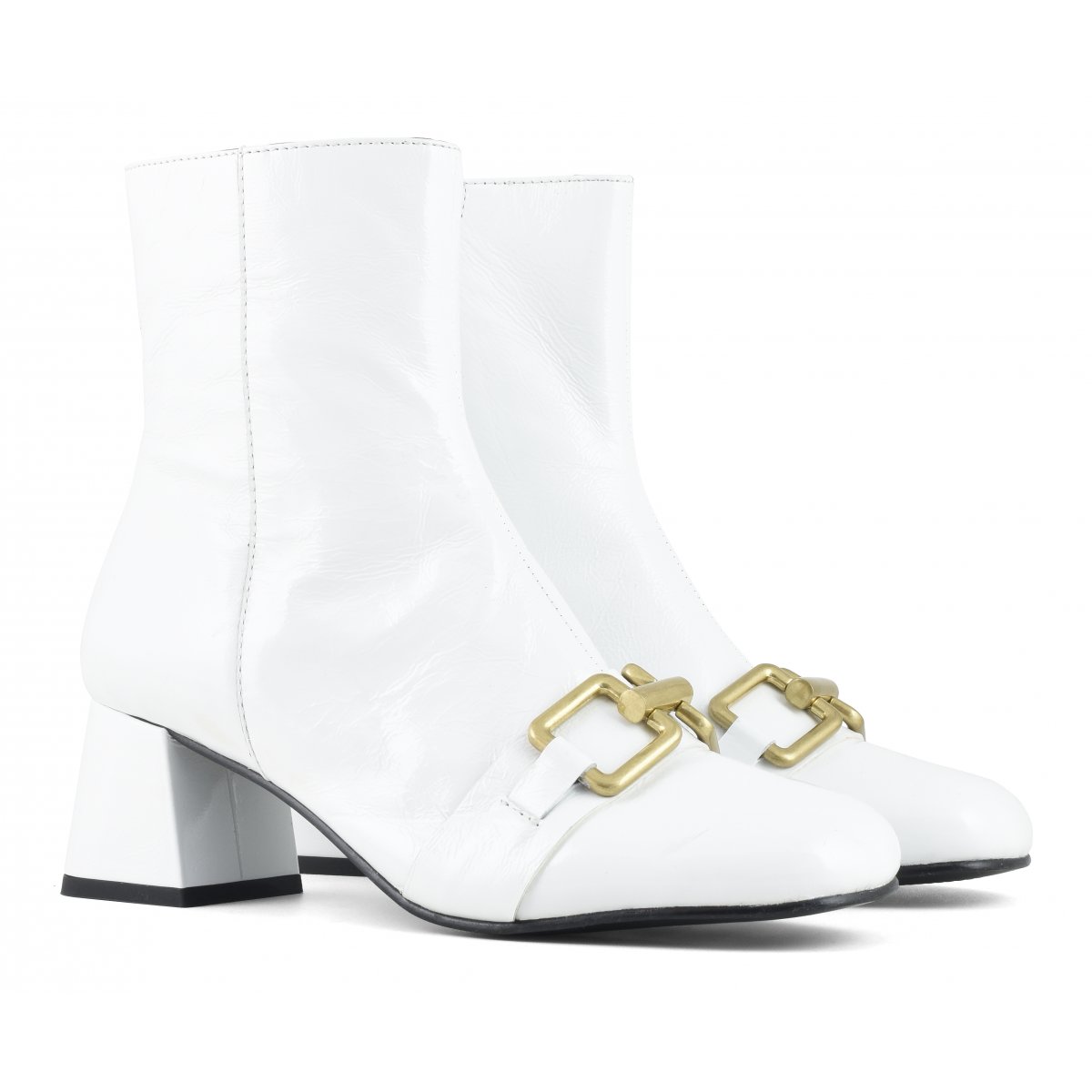 Stivaletto con tacco in vernice