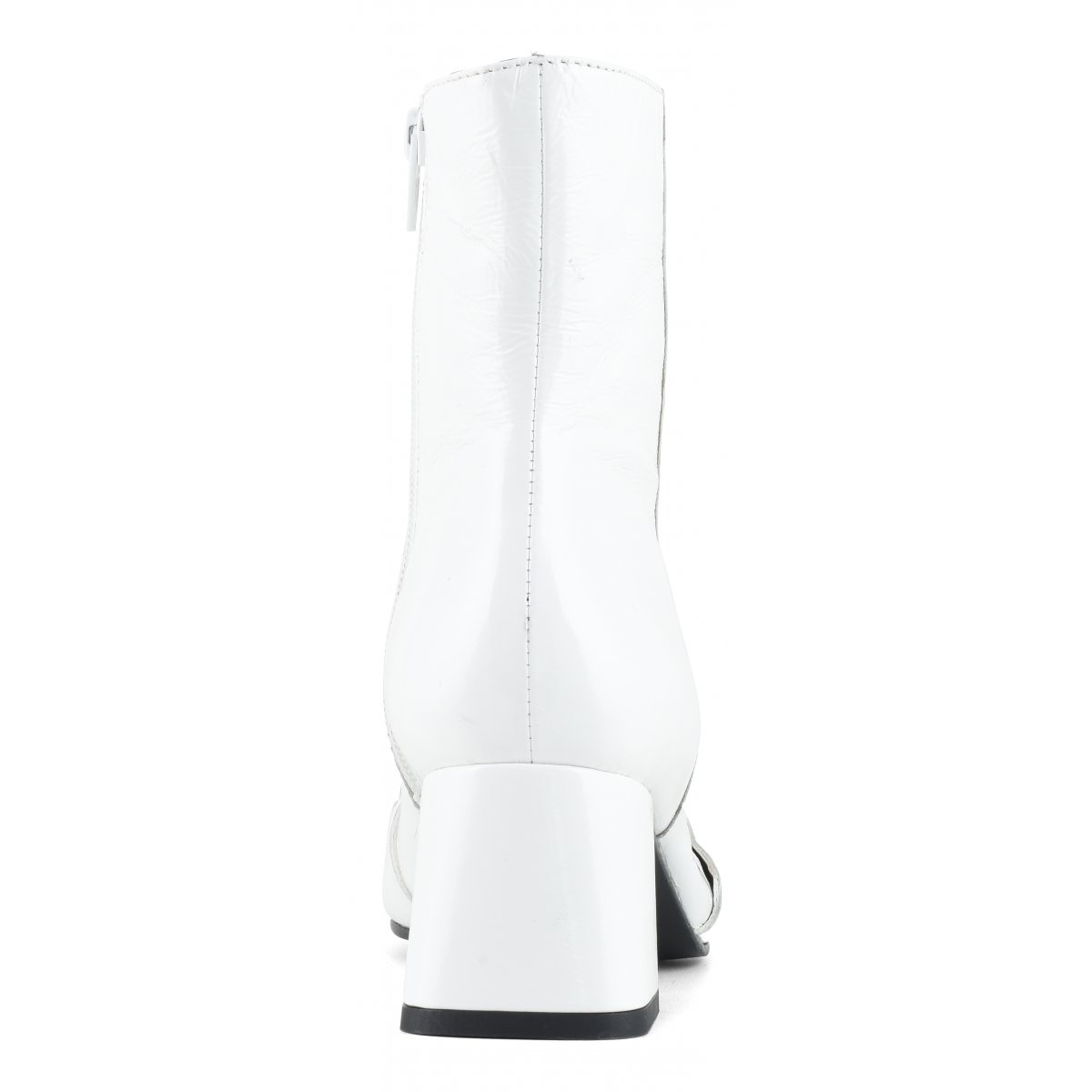 Stivaletto con tacco in vernice