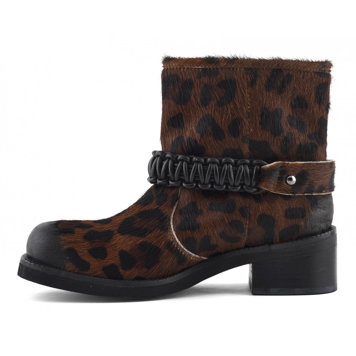 Stivaletto biker con cinturino in pelle intrecciata