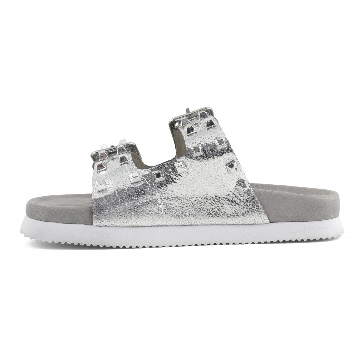 Sandali in pelle laminata con fibbie e borchie