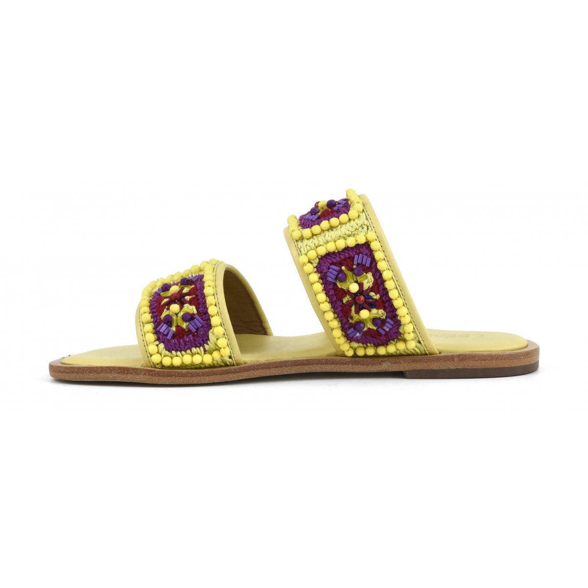 Sandalo con doppia fascia in crochet e perline