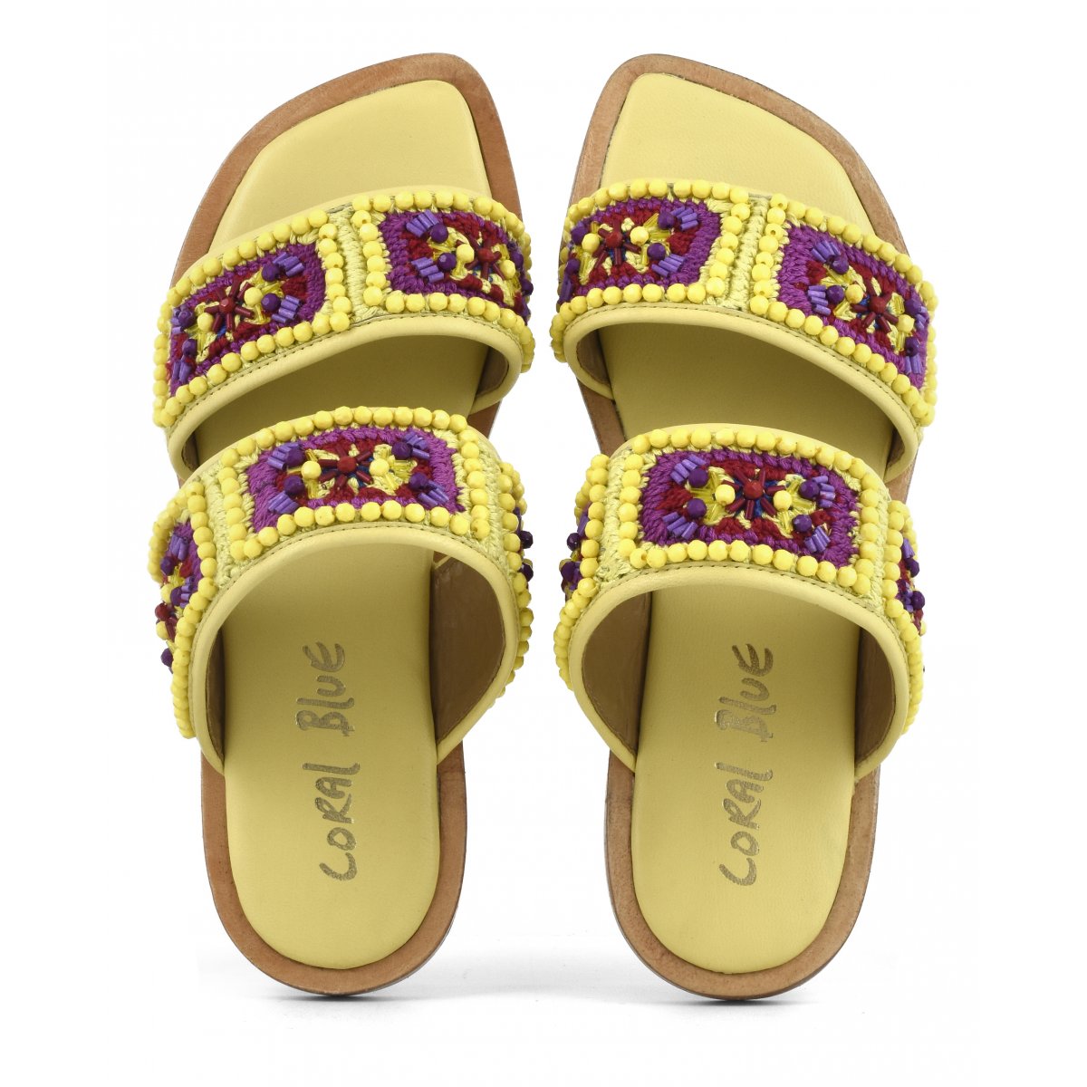 Sandalo con doppia fascia in crochet e perline