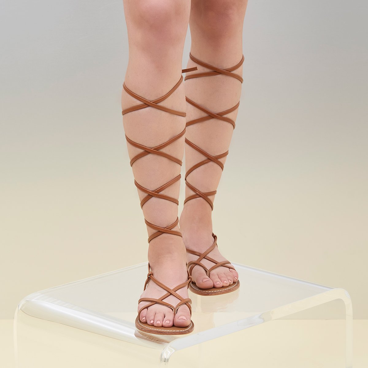 Sandalo lacci lunghi in pelle