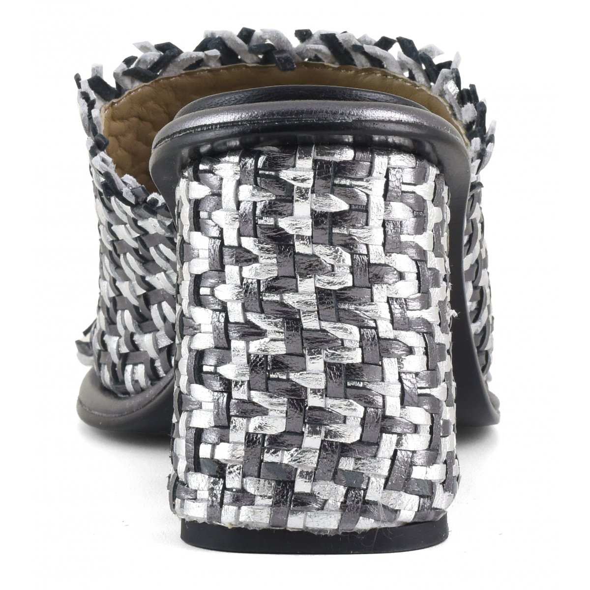 Sandalo monofascia con tacco pelle intrecciata