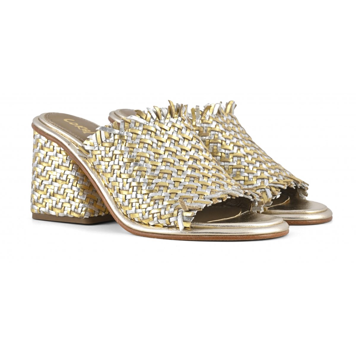 Sandalo monofascia con tacco pelle intrecciata