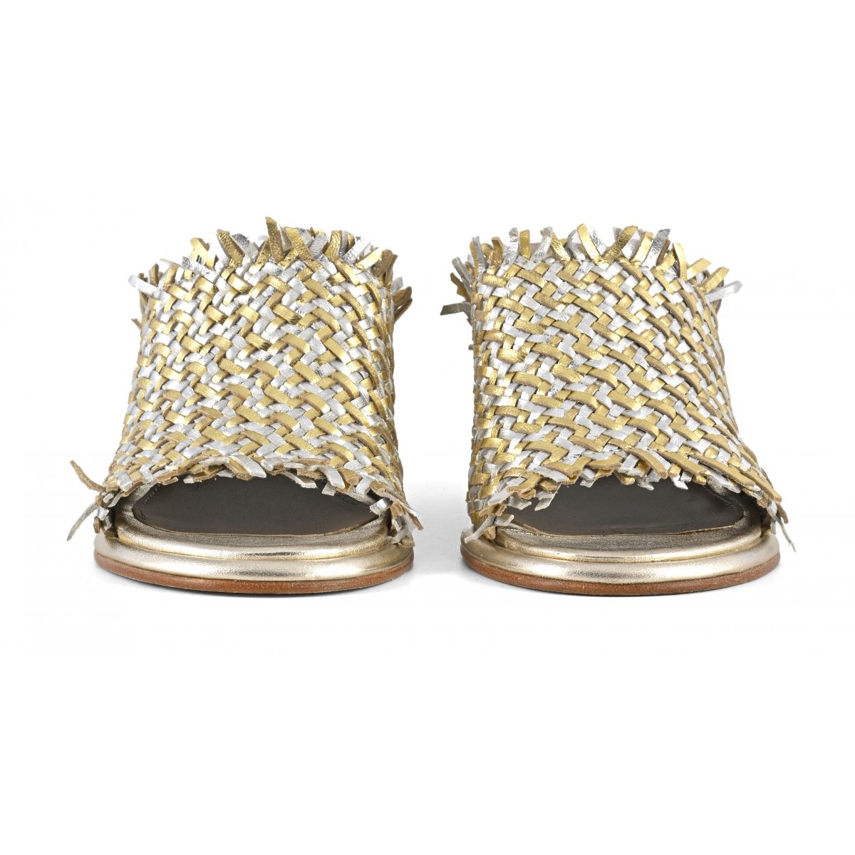 Sandalo monofascia con tacco pelle intrecciata