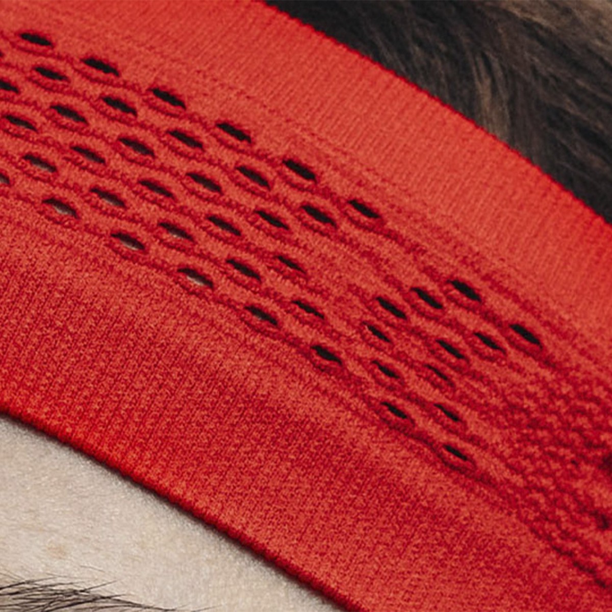 Thin headband on off