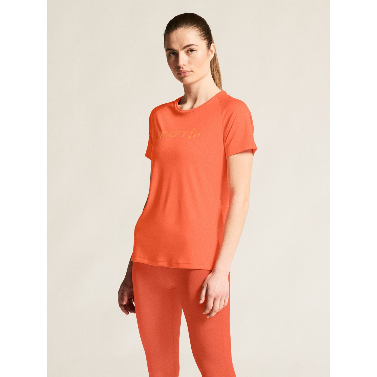 Core essence logo tee w