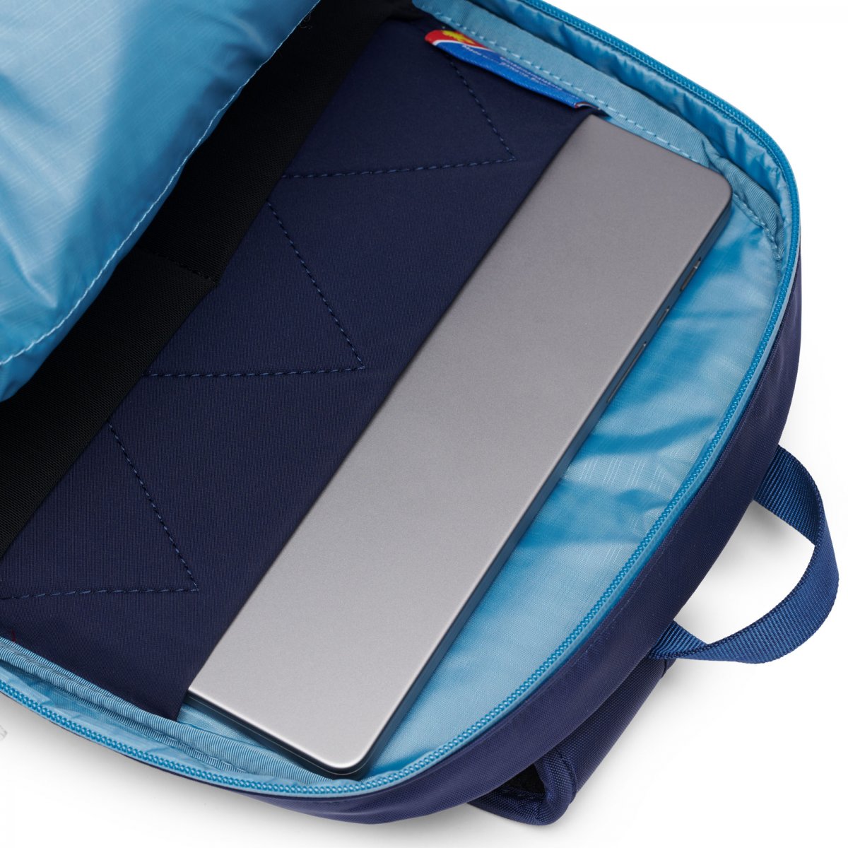 Vaya 18L Backpack - Cada Dia