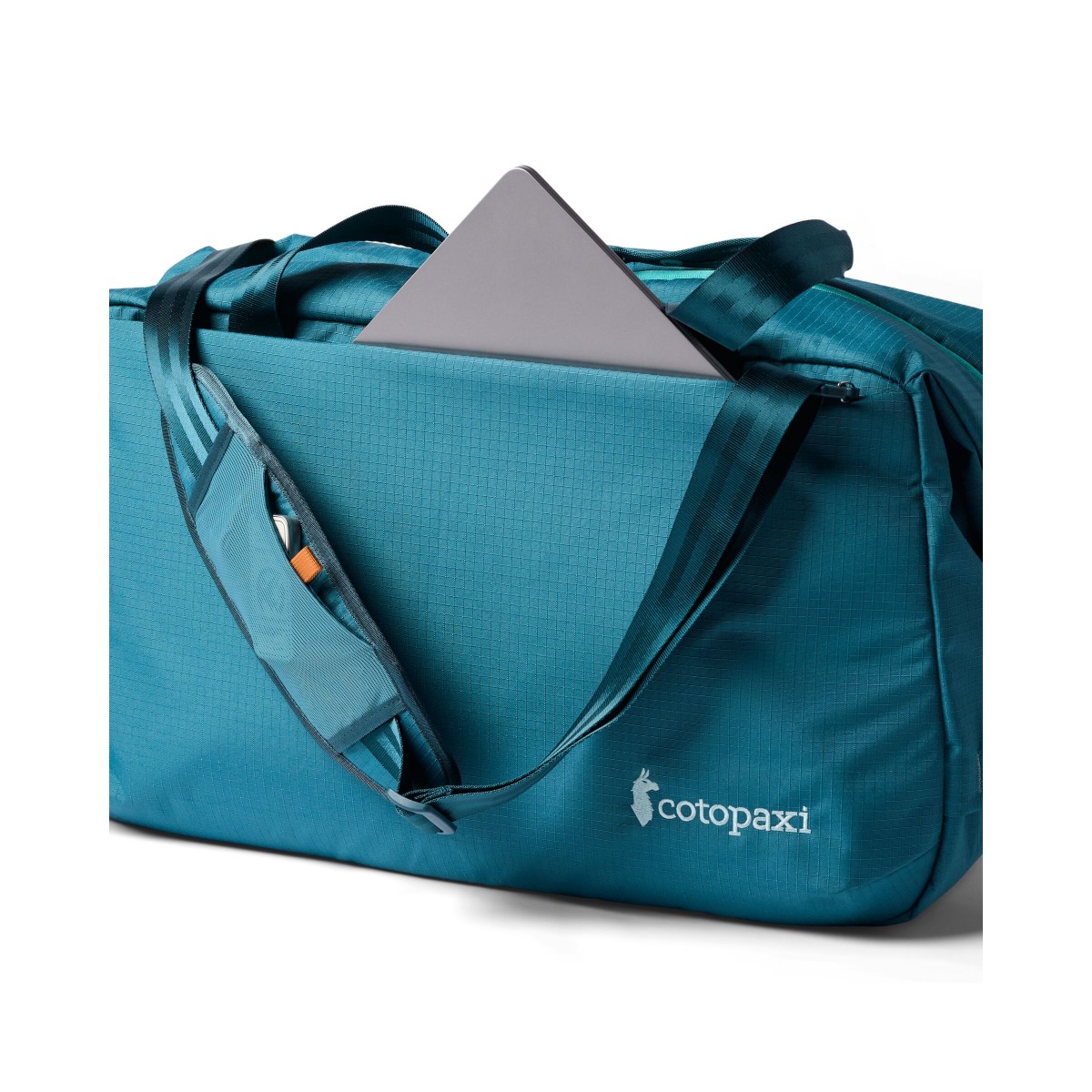 Viaje 35l travel duffel