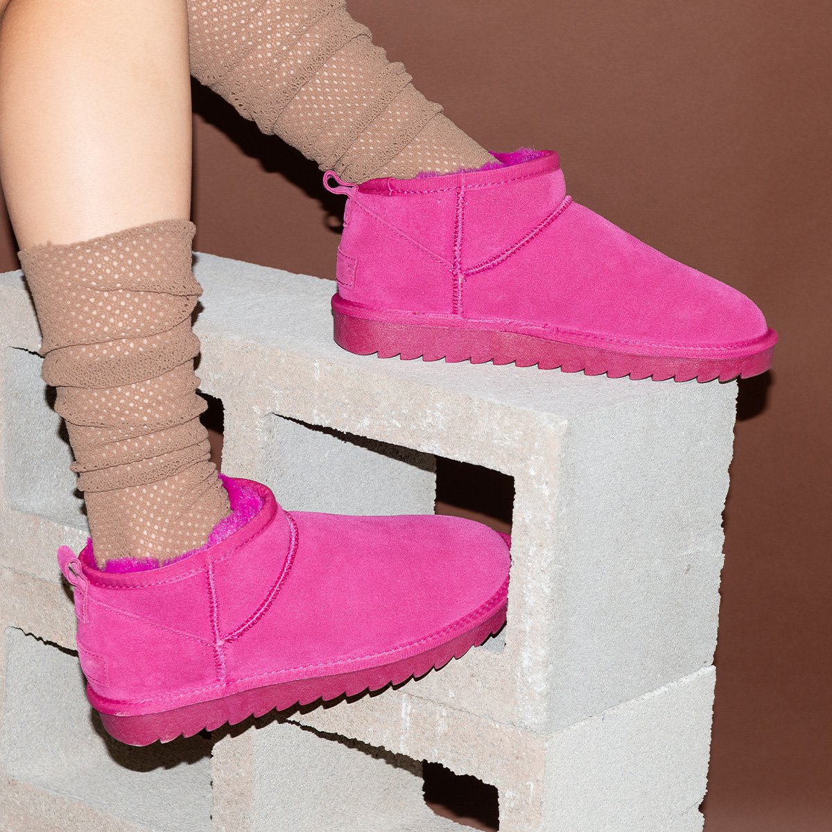 Bottines basses en cuir suédé
