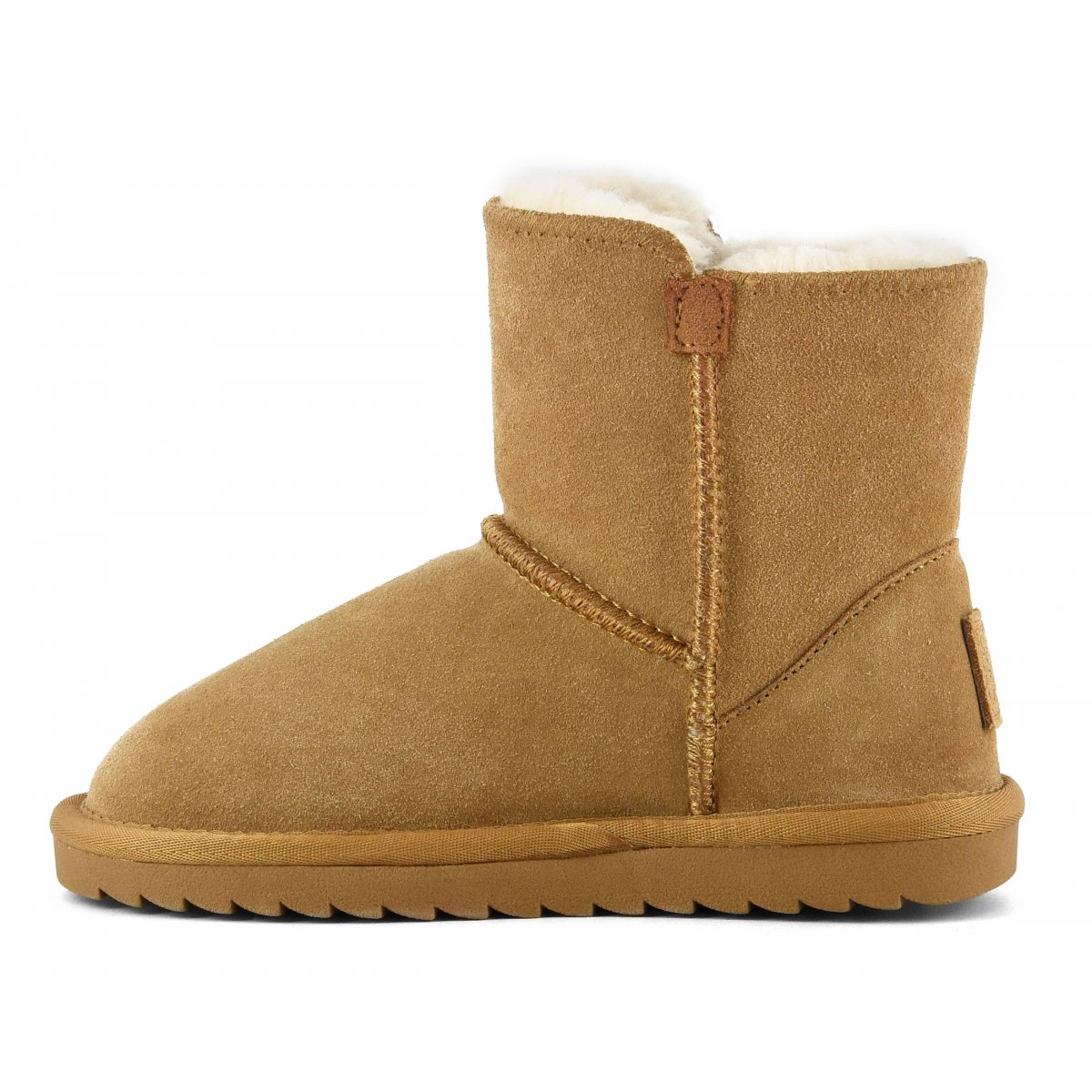 Bottines de neige décorées d’un cœur verni