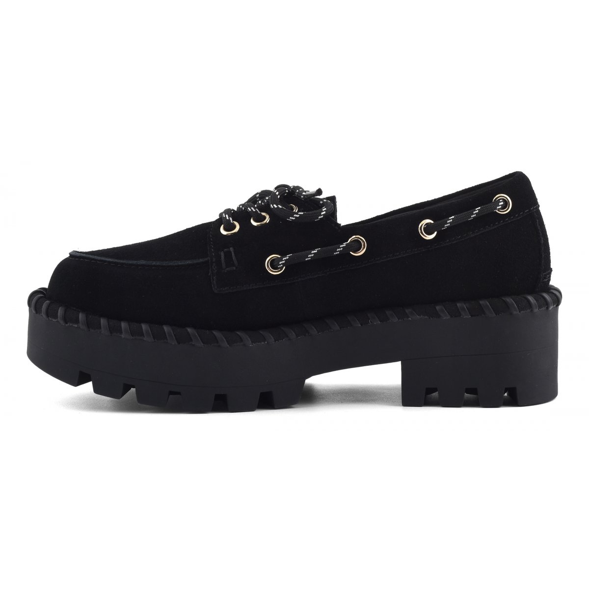 Chaussure bateau en daim