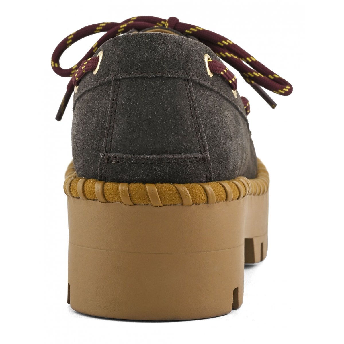 Chaussure bateau en daim