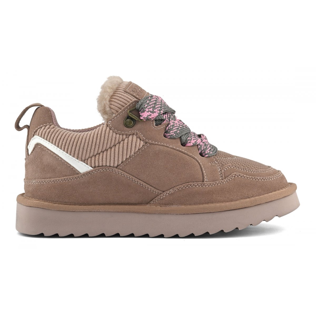 Baskets en daim avec maxi lacets