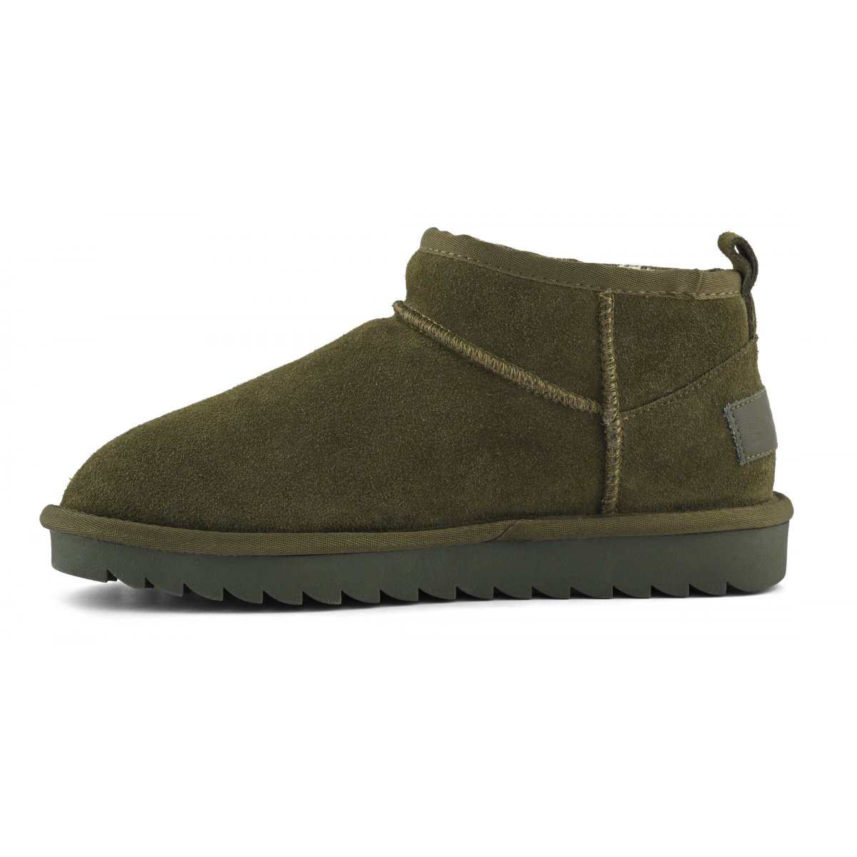 Botte courte en peau de mouton et daim
