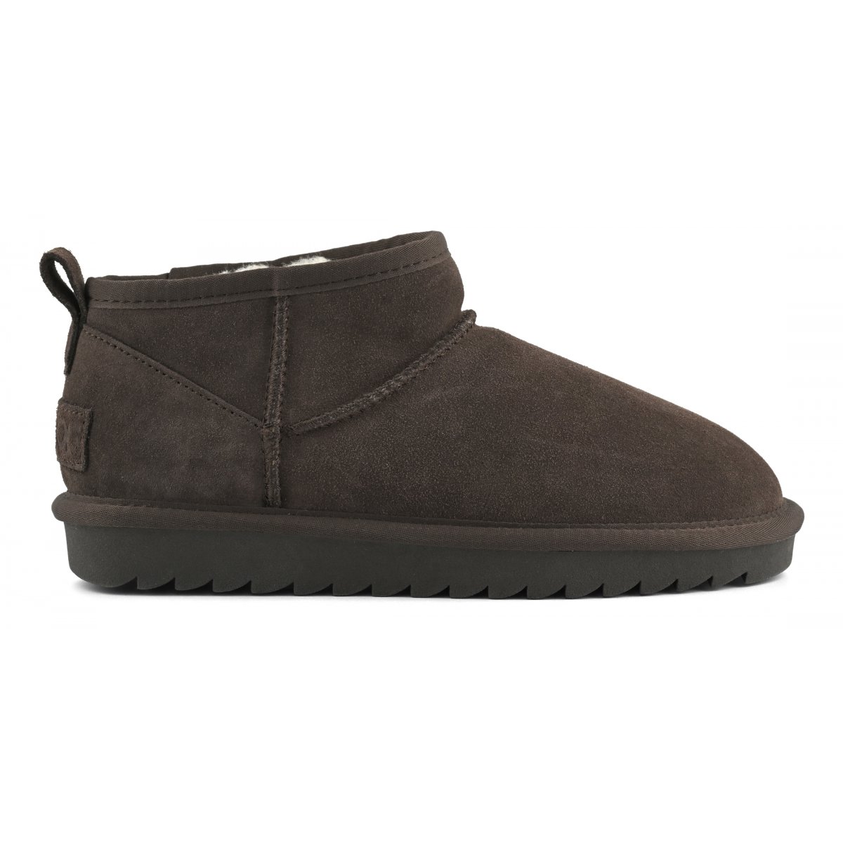 Bottines basses en cuir suédé
