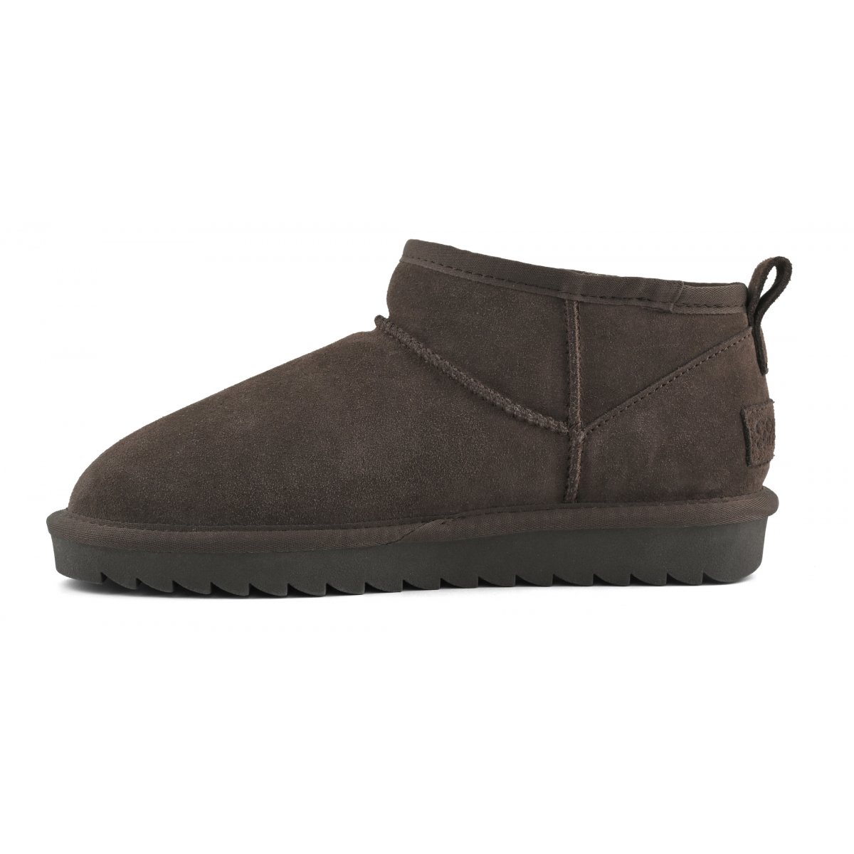 Bottines basses en cuir suédé