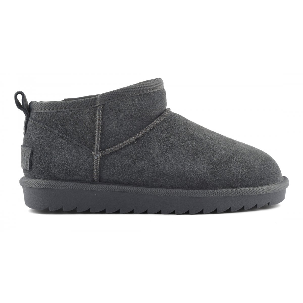 Bottines basses en cuir suédé