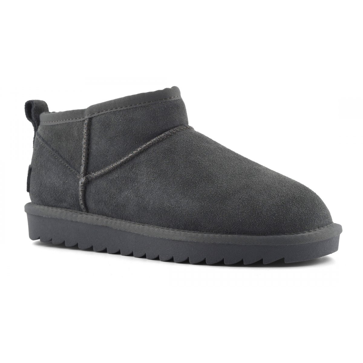 Bottines basses en cuir suédé