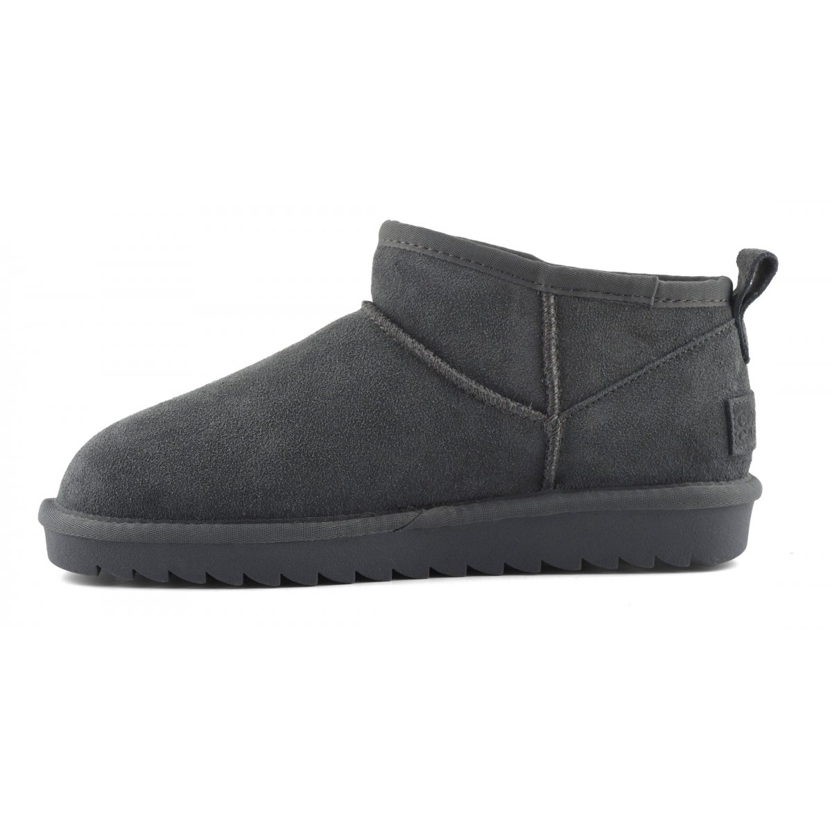 Bottines basses en cuir suédé