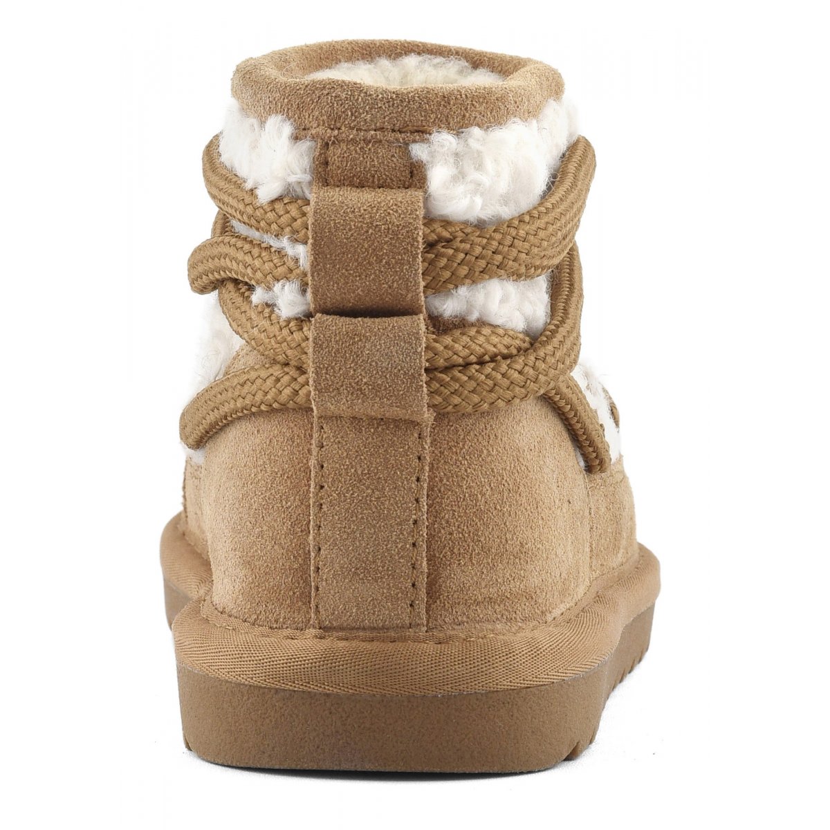 Winter boot laced