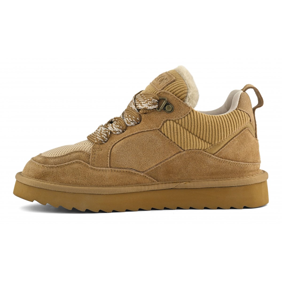 Baskets en daim avec maxi lacets
