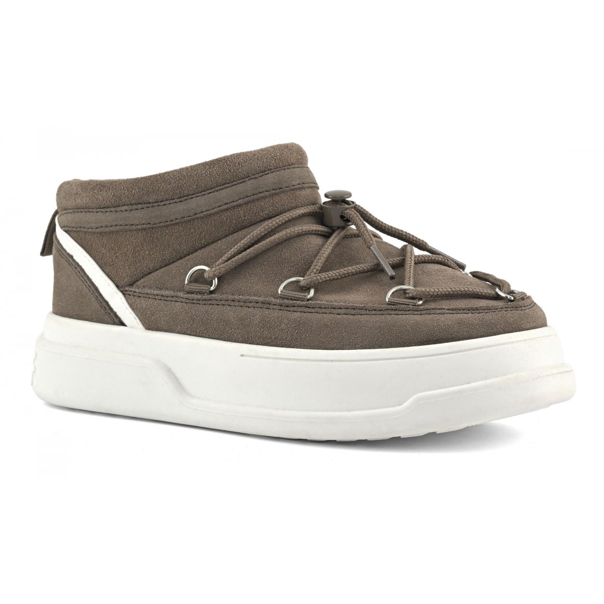 Baskets en daim de vachette aspect montagne