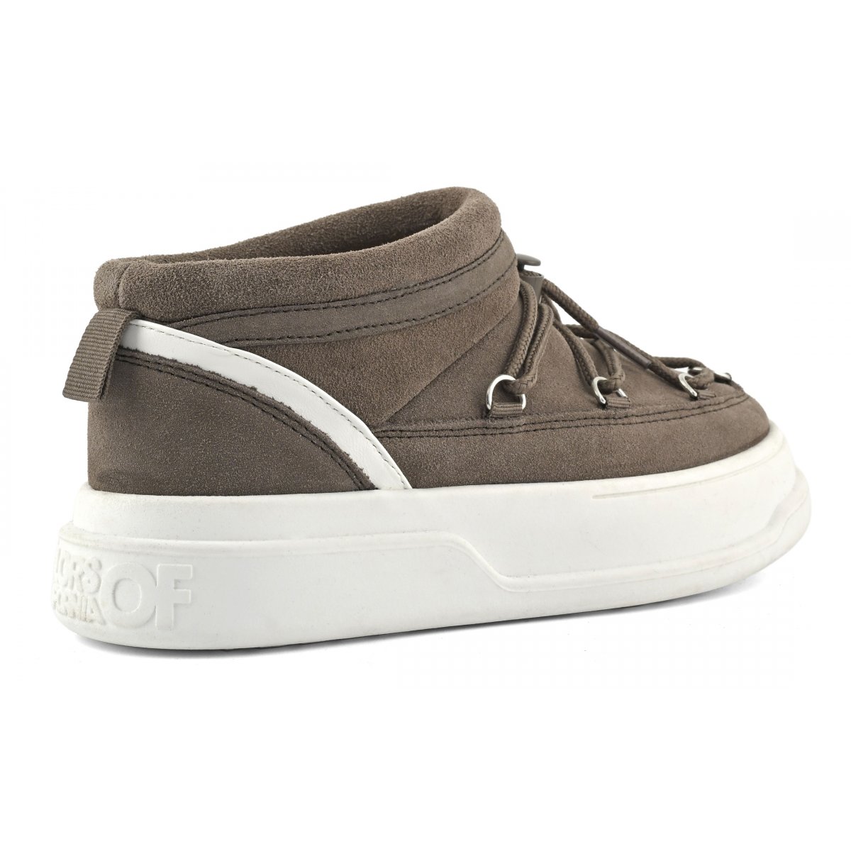 Baskets en daim de vachette aspect montagne