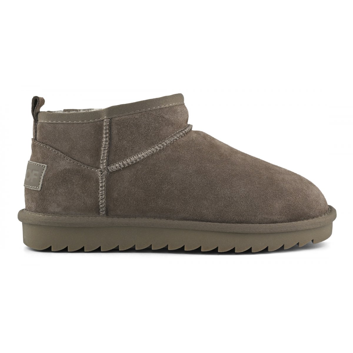 Botte courte en peau de mouton et daim