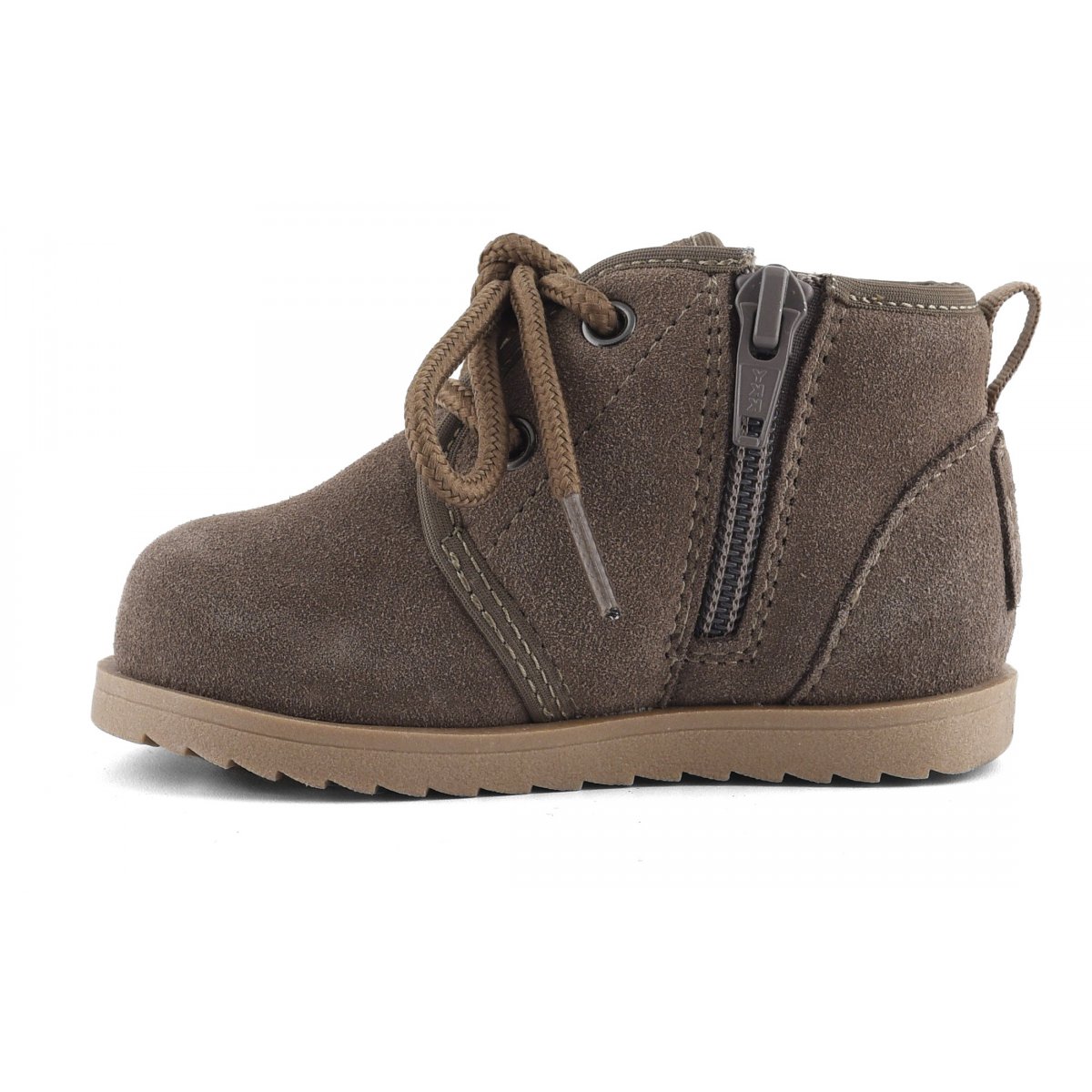 Laced boot in suede