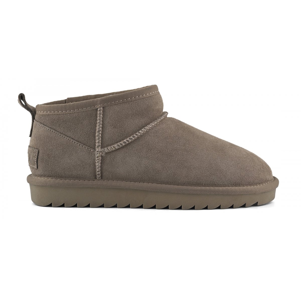 Bottines basses en cuir suédé