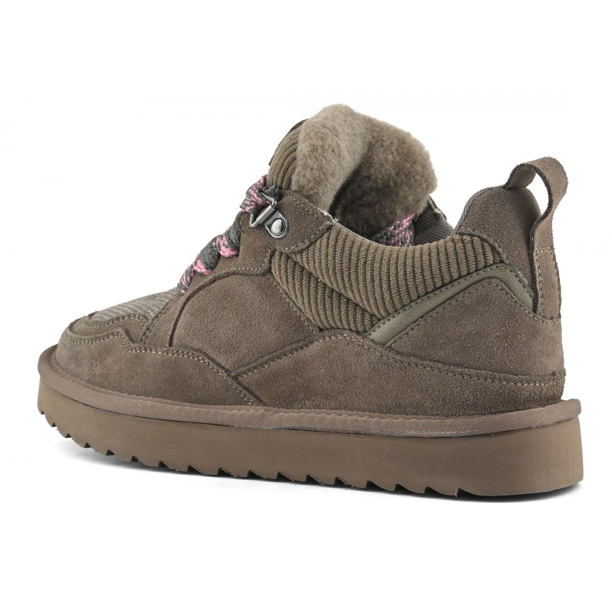 Baskets en daim avec maxi lacets