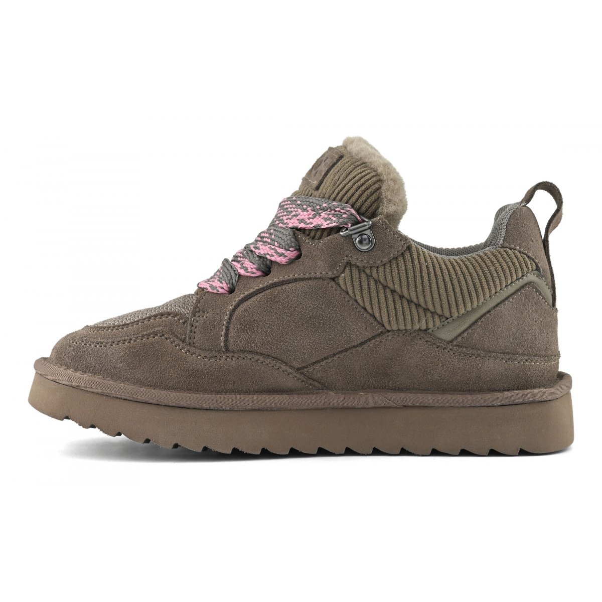 Baskets en daim avec maxi lacets