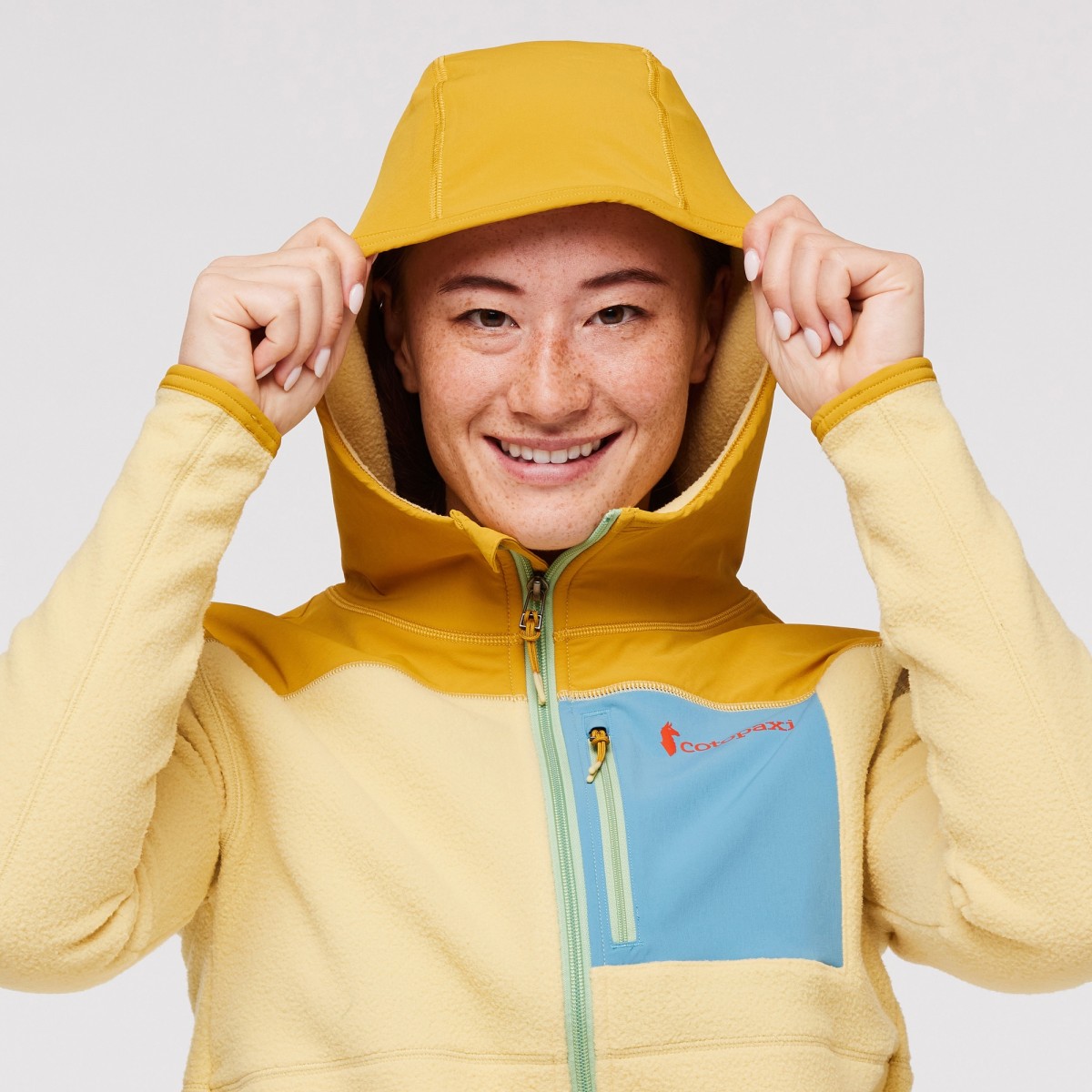 Abrazo Hooded Full-Zip Fleece Jacket Woman
