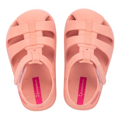 Ipanema barefoot baby