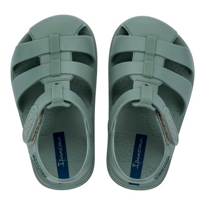 Ipanema barefoot baby