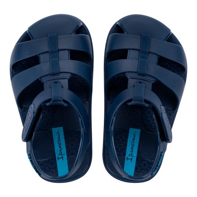 Ipanema barefoot baby