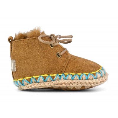 ESKIMO INFANT LACE UP OVERSTITCHING COG