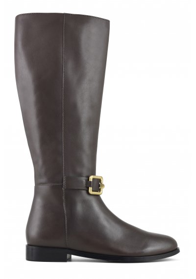 Leather riding boots with metal clamp