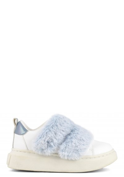 Sneaker with fur on double velcro strap