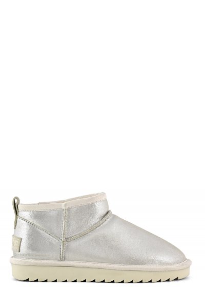 Short boot in metal suede