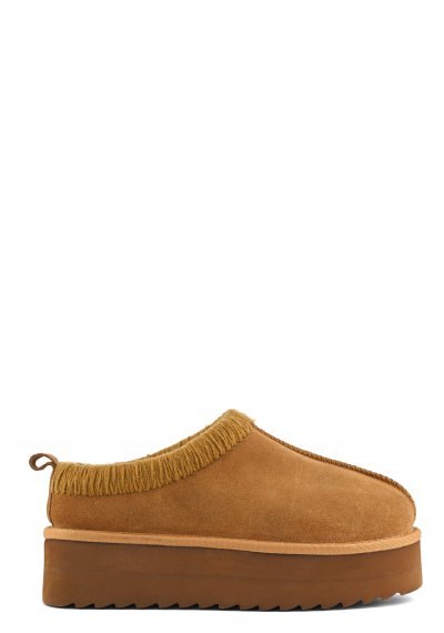Platform sabot with bold stitching