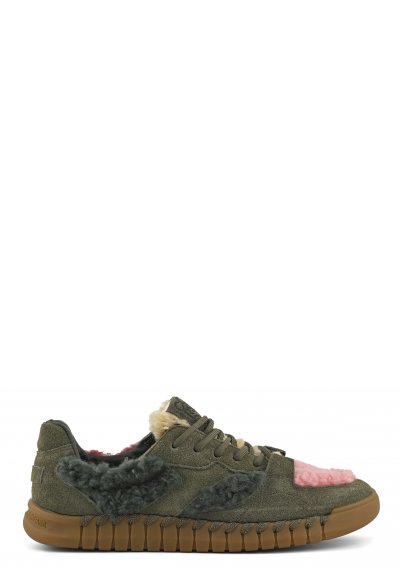 Sneaker in cow suede and teddy fur