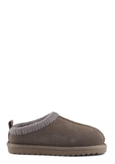Sabot with bold stitching