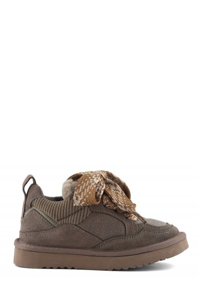 Cow suede sneaker maxi laces