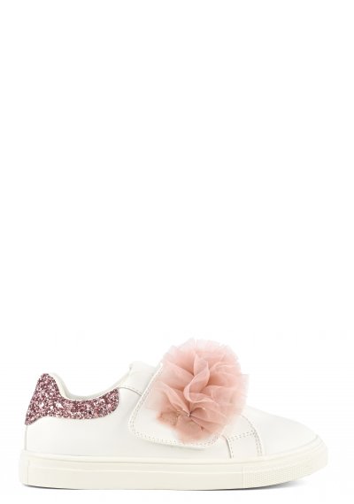 Sneakers with trim accessory