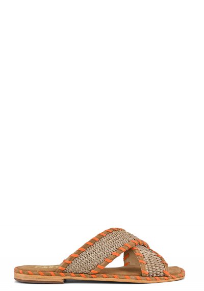 Criss cross sandal in raffia